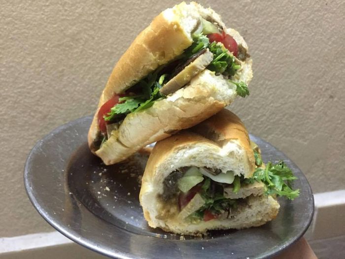 Learn Hanoi’s food heritage with expert insights